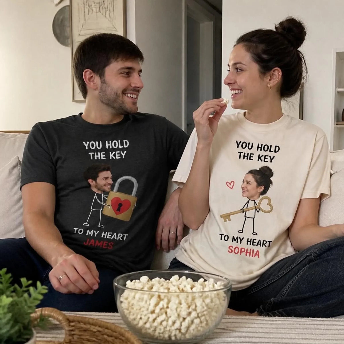 Ключът към Сърцето ми - Тениски за Двойки с Вашите Лица и Имена